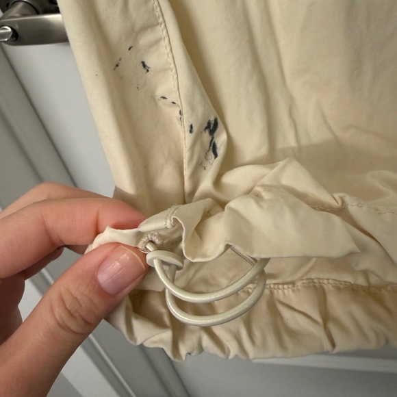 Uniqlo Cream Cargo Pants - Picture 3 of 5